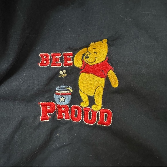 VTG Disney Winnie The Pooh Bumblebee Navy Sleeveless Button up Shirt size 2X - Picture 2 of 8